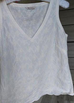Светлая хлопковая выбитая майка из прошвы, v-горловина m&amp;s (размер 38-40)
