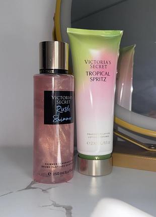 Парфумований набір victoria’s secret спрей міст для тіла з шимером +лосьйон