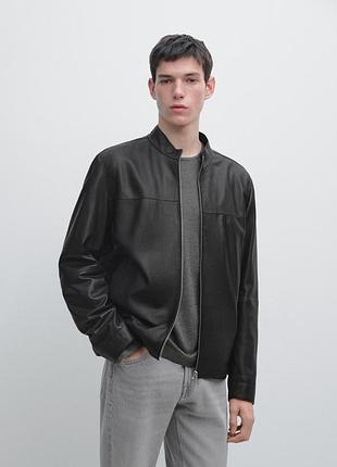 Чорна шкіряна чоловіча куртка massimo dutti 3307/457