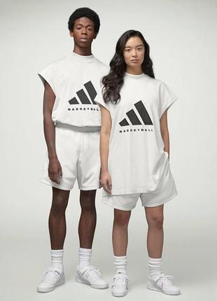 Adidas basketball performance унісекс футболка подовжена оверсайз