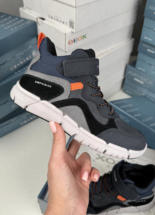 Качественные стильные кроссовки на липучках geox flexyper