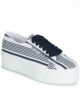Полосатые текстильные кеды на платформе superga