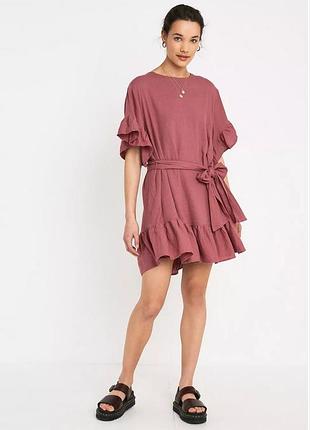 Плотно розовое льняное платье с воланами и поясом urban outfitters xs-s