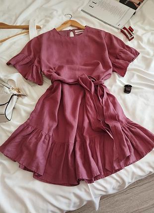 Плотно розовое льняное платье с воланами и поясом urban outfitters xs-s