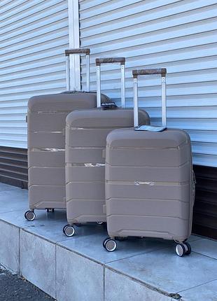 Ударостойкий полипропиленовый чемодан superbags набор 3/1. (бежевый)