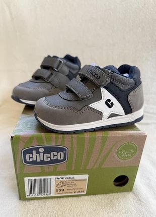 Нові кросівки chicco