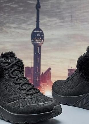 Женские/подростковые зимние кроссовки skechers с искусственным мехом и анималистичным принтом. артикул (sn): 310362l (color: bbk) размер 35, стелька 22 см