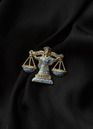 Брошка терези знаки зодіаку біло-блакитна