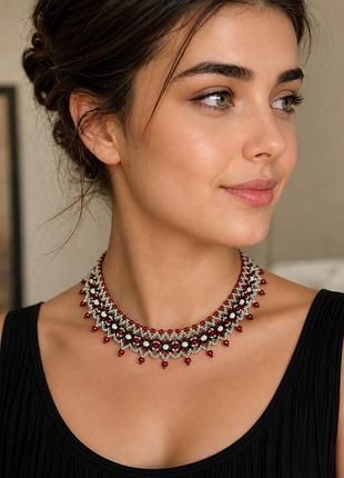 Силянка в червоному