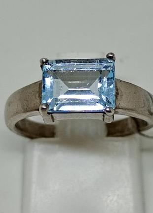 Серебряная кольца с топазом.