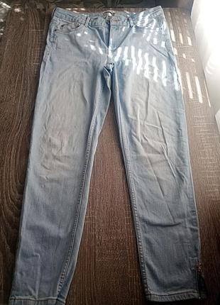 Джинсы женские