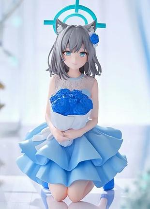 Аніме фігурка шіроко сунаоокамі з букетом з гри блю архів, blue archive - sunaookami shiroko