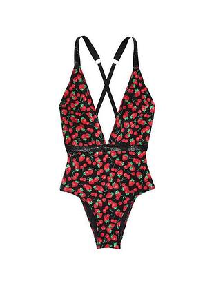 Суцільний купальник victoria’s secret shine strap berry з трикутною чашкою. плавками-бразиліана і ягідним принтом