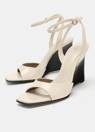 Босоніжки на танкетці zara 37/24 см