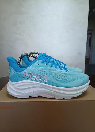 Чоловічі бігові кросівки hoka clifton 10 у синьому кольорі. 
розмір 41 довжина устілки 26 см
нові