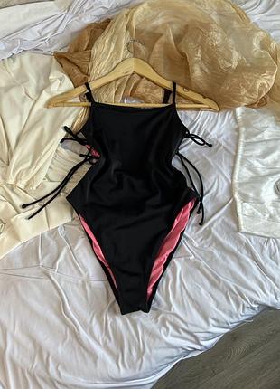 Суцільний купальник victoria secret