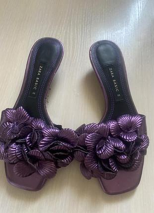 Шльопанці zara
