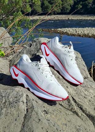 Беговые тренировочные светлые белые женские кроссовки nike