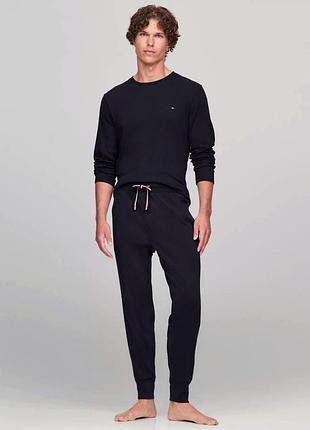 Чоловіча піжама tommy hilfiger лонгслів і джогери