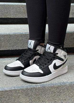 Кросівки жіночі nike jordan stage haze чорно білі шкіряні