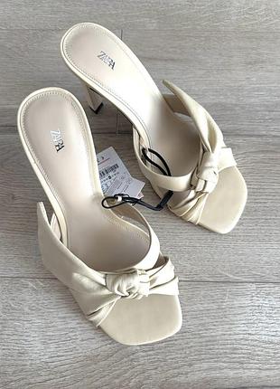 Шкіряні босоніжки zara 1311/810/126