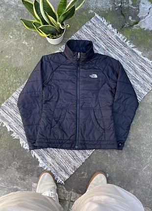 Вінтажна жіноча чорна легка куртка the north face приталена з маленькими вишитими логотипами