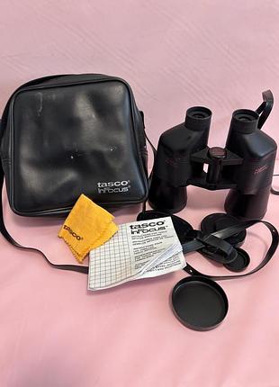 Широкоугольний бінокль tasco essentials 10x50 wa з оптичною схемою porro.