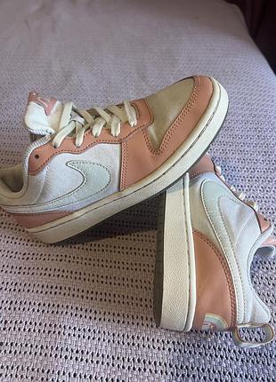 Кроссовки детские nike court borough low 2 white/peach dm1216-100
