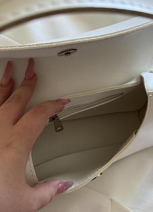 Біла сумочка 4