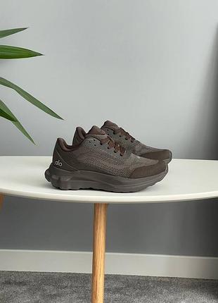 Кросівки жіночі alo yoga runner brown