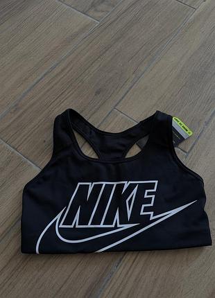 Спортивний топ nike, чорного кольору, розмір s