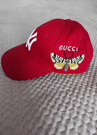 Мужская кепка с вышивкой