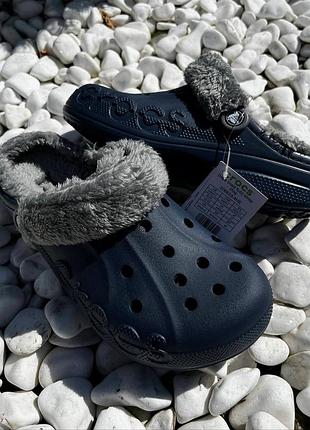 Утепленные кроксы сабо унисекс crocs baya lined fuzz strap navy/grey утепленные кроксы сабо