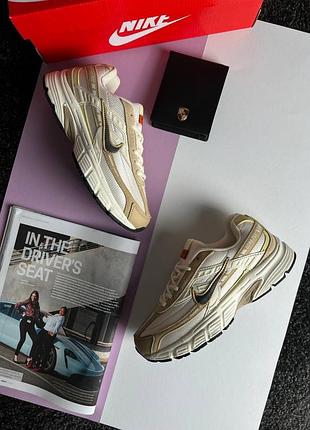 Жіночі кросівки nike initiator w white sand