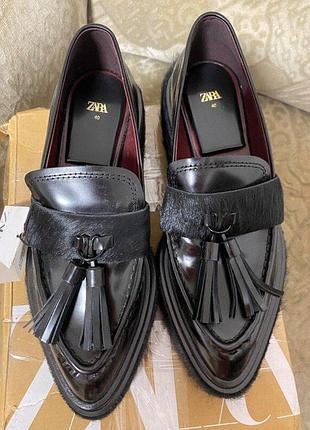 Лофери зі шкіри і хутра zara