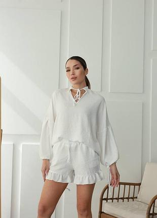Женский льняной костюм с шортами