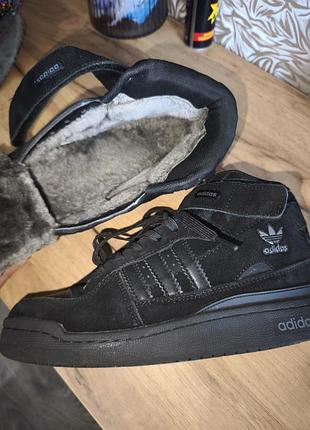 Зимові кросівки черевики adidas на хутрі утеплені