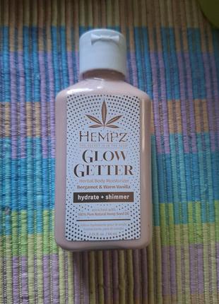 Зволожувальне молочко для тіла з шиммером hempz glow getter herbal body moisturizer (66 мл).