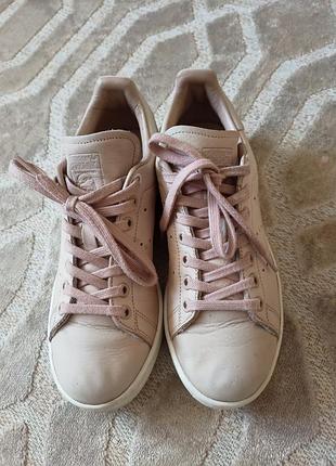 Женские кожаные кроссовки adidas