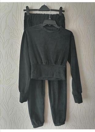Костюм велюр рубчик 40-44р