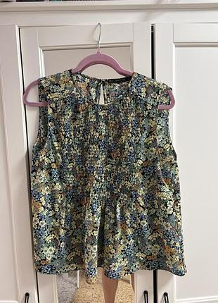 Легкий топ без рукавів від zara basic collection