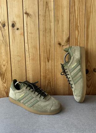 Чоловічі кросівки кеди взуття хакі adidas gazelle