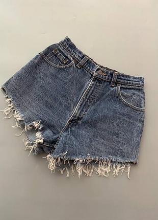 Женские джинсовые шорты levi`s