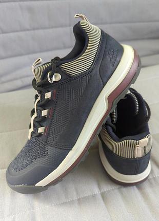 Кросівки quechua  39-40 р. 25 см.