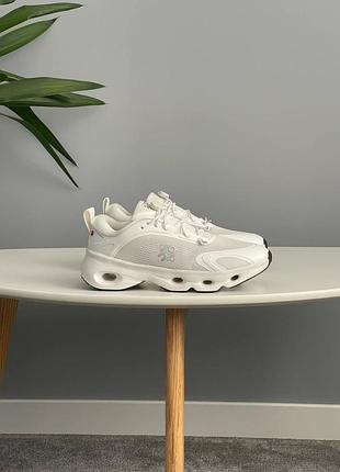 Кросівки жіночі loewe x on cloudsolo white