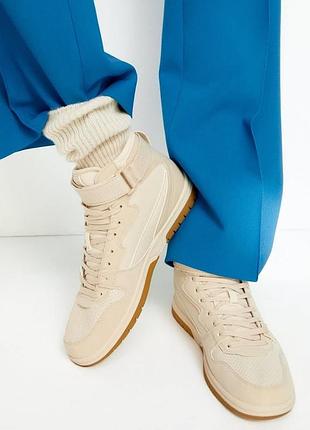 Високі бежеві базові кросівки zara
⚡⚡⚡⚡⚡⚡⚡⚡⚡⚡⚡⚡