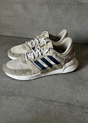 Оригінальні кросівки adidas