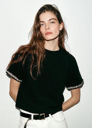 Трикотажный свитер с искусственными жемчужинами от zara