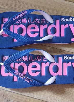 Вяетнамки шлепки от бренда superdry