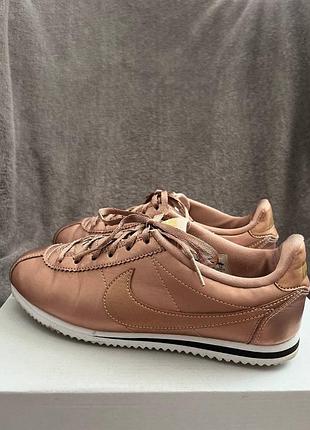 Оригинальные кроссовки nike cortez se rose gold / розовое золото бронза (размер 38 / 24 см)